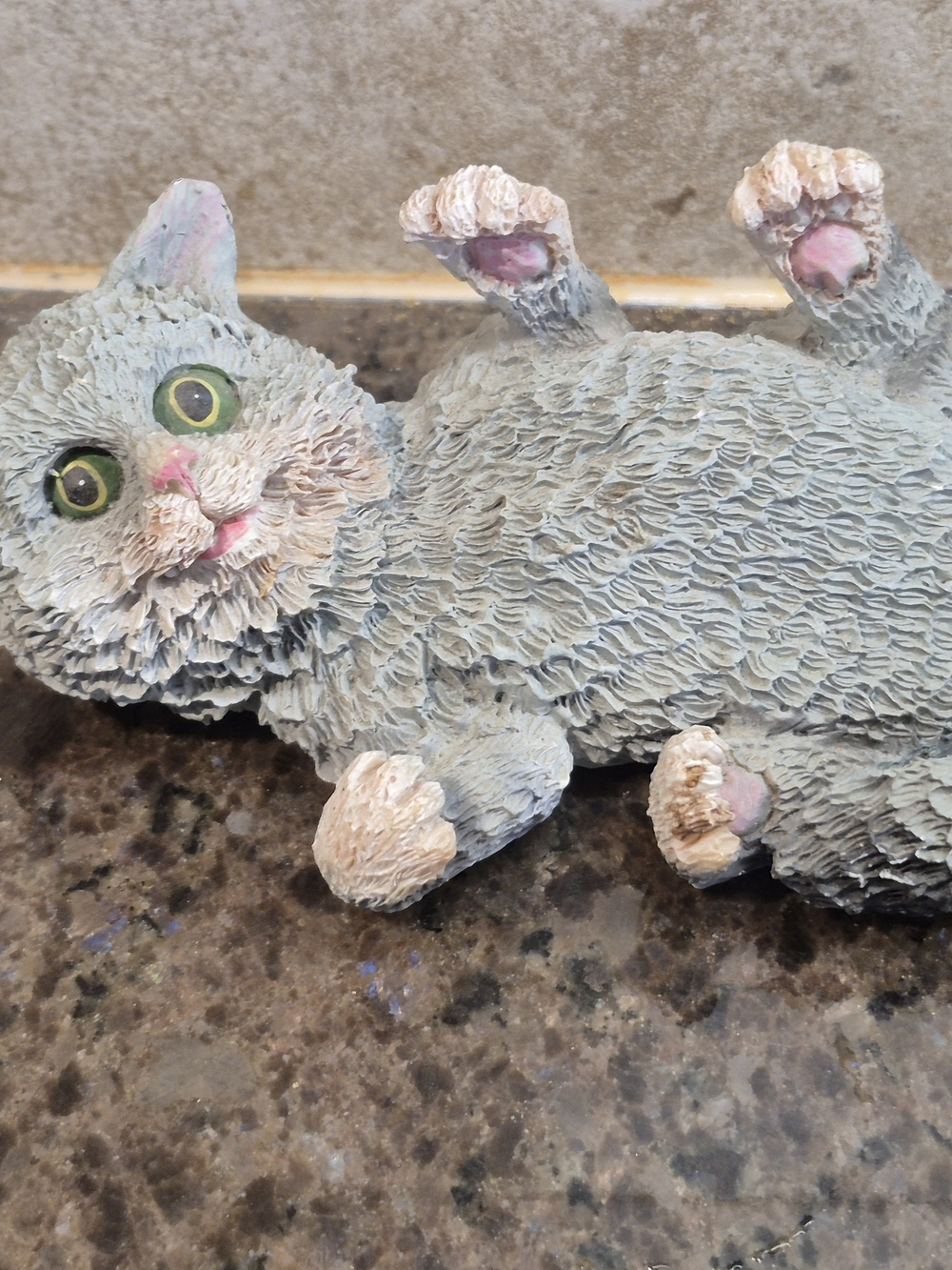 Vintage Collectible Playful Adorable Cat Figurine‎ Resin Kitten EUC